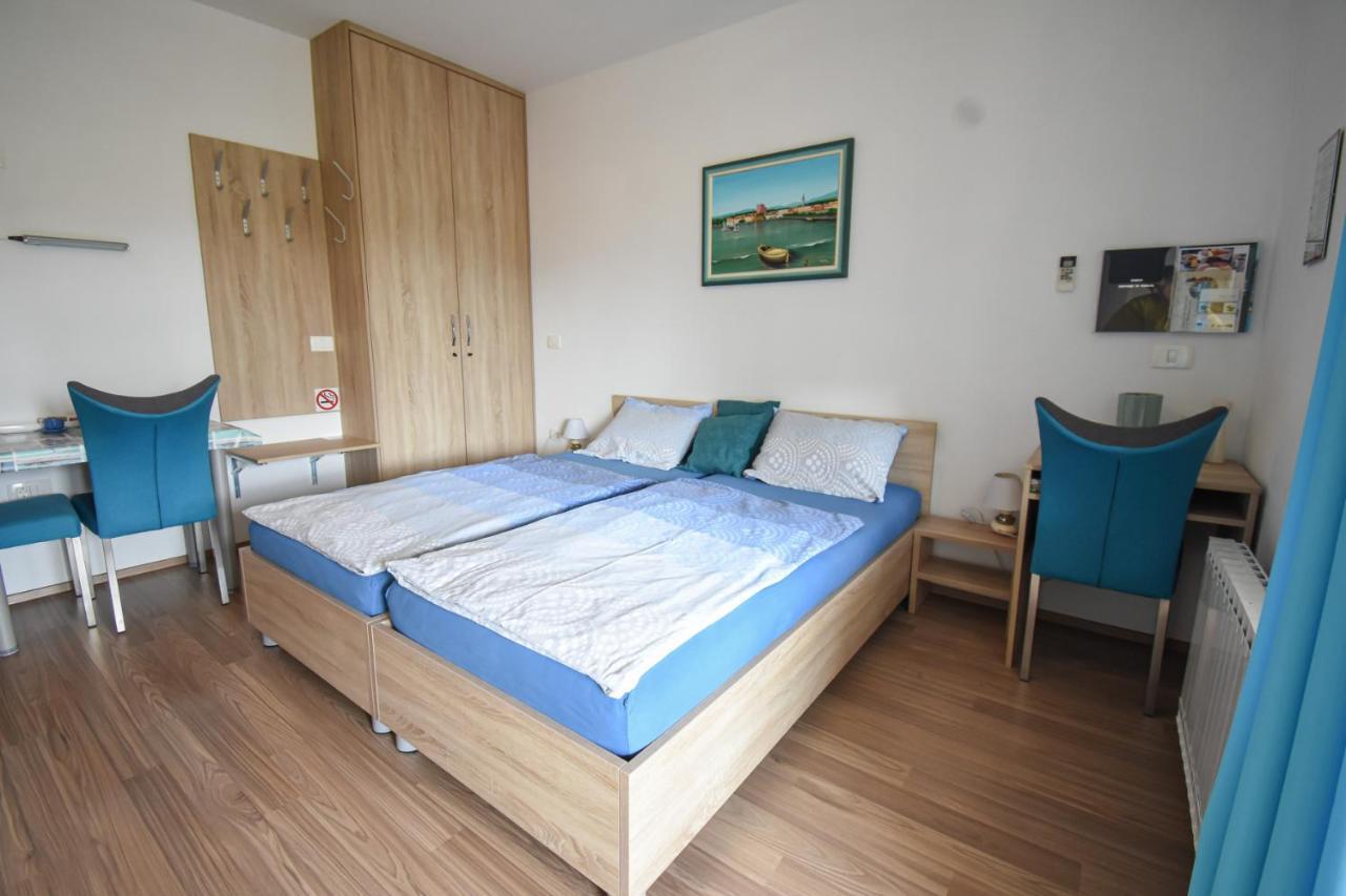 Pobegi Apartmaji Sobe Zvezda מראה חיצוני תמונה