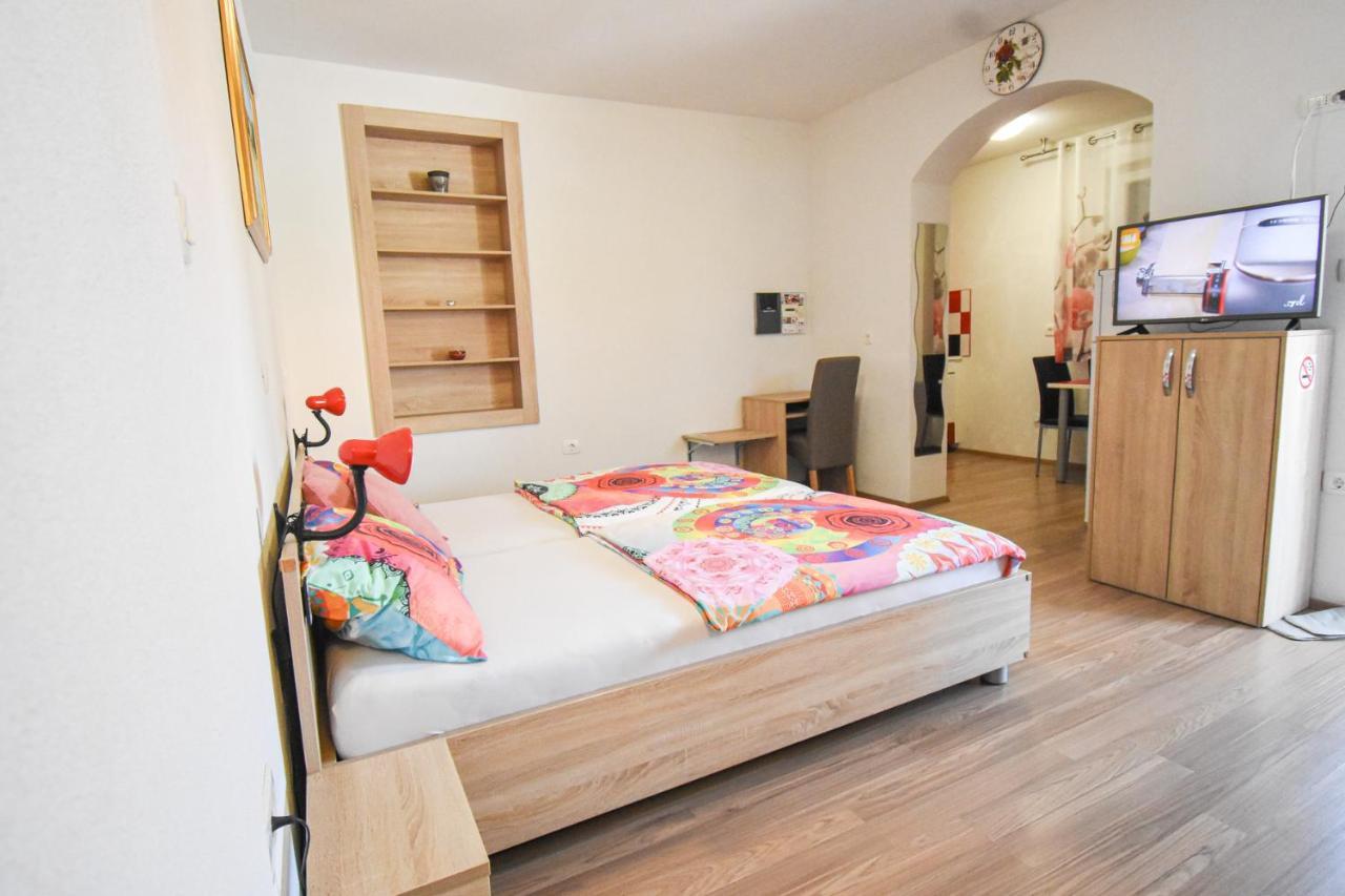 Pobegi Apartmaji Sobe Zvezda מראה חיצוני תמונה