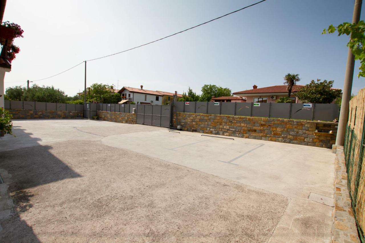 Pobegi Apartmaji Sobe Zvezda מראה חיצוני תמונה